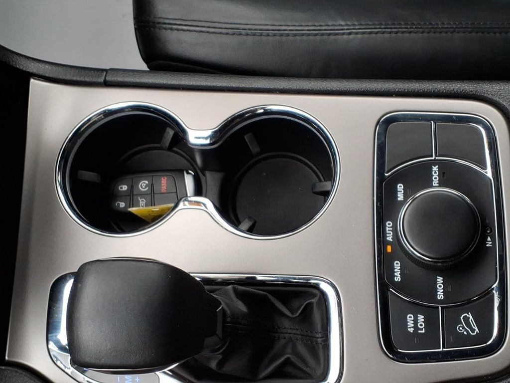 Used 2019 Jeep Grand Cherokee Limited AWD/4WD image 28