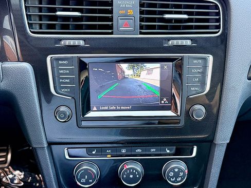 Used 2015 Volkswagen GTI SE w/ Lighting Package (SEL) FWD image 21