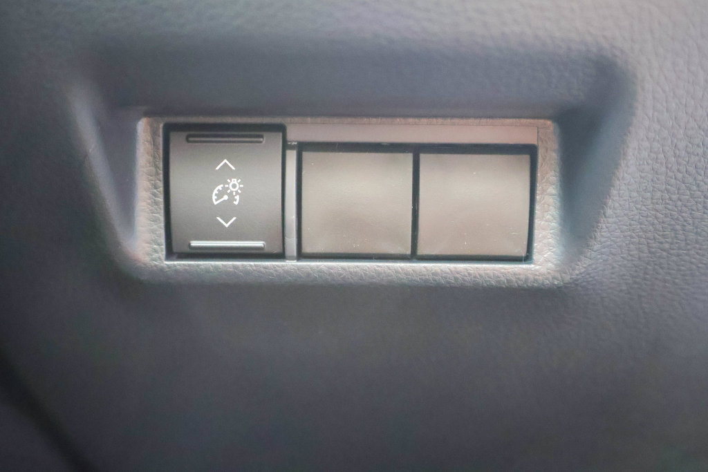Used 2026 Toyota RAV4 LE AWD/4WD image 19