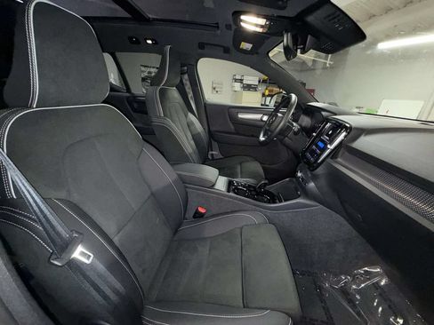 Used 2023 Volvo XC40 B5 Plus w/ Climate Package AWD/4WD image 14
