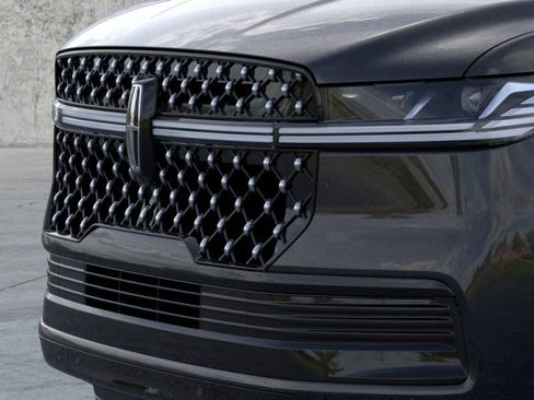 New 2026 Lincoln Navigator L Black Label AWD/4WD image 17