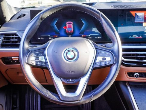 Used 2022 BMW i4 eDrive40 image 13