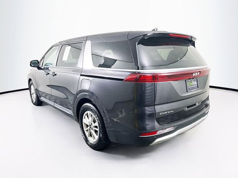 Used 2024 Kia Carnival LX image 5