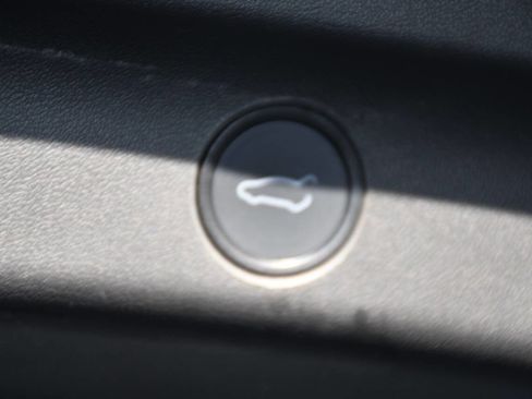 Used 2021 Tesla Model Y 2WD image 21