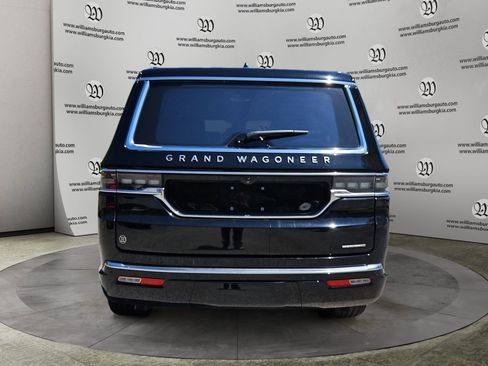 Used 2024 Jeep Grand Wagoneer Series III AWD/4WD image 4