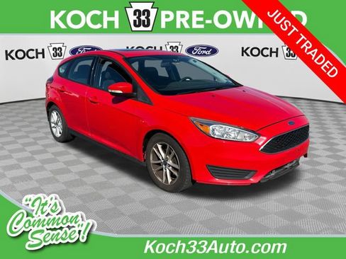 Used 2016 Ford Focus SE FWD image 1
