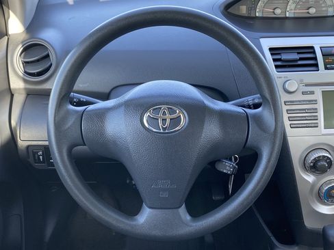 Used 2008 Toyota Yaris Base image 17