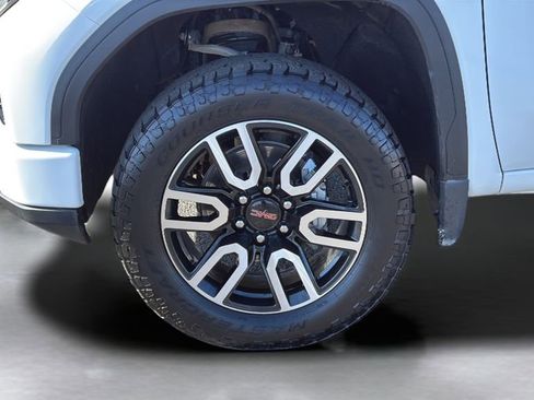 Used 2023 GMC Sierra 1500 AT4 w/ Technology Package AWD/4WD image 9