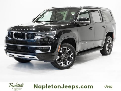 Used 2023 Jeep Wagoneer Series III w/ Preferred Equipment Group image 1