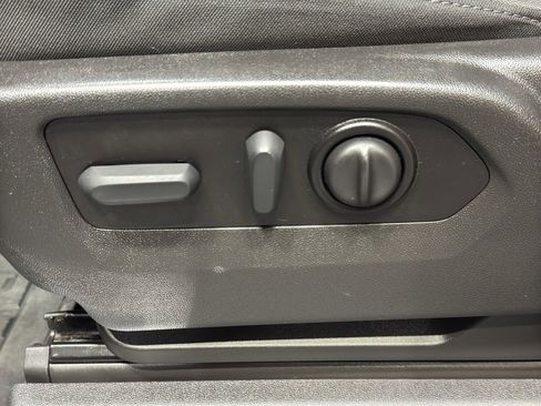 Used 2021 GMC Sierra 1500 SLE w/ X31 Off-Road Package image 18