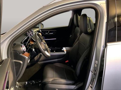 Used 2026 Mercedes-Benz GLC 300 4MATIC image 9