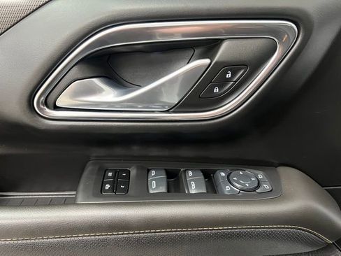 Used 2024 GMC Yukon XL AT4 w/ AT4 Premium Package AWD/4WD image 19