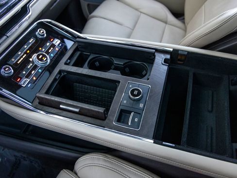 Used 2023 Lincoln Navigator Reserve image 39