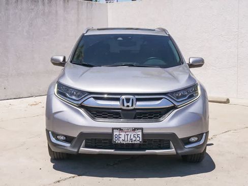 Used 2018 Honda CR-V Touring image 2