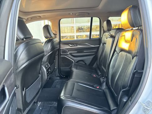 Used 2024 Jeep Grand Cherokee Limited 4xe image 8