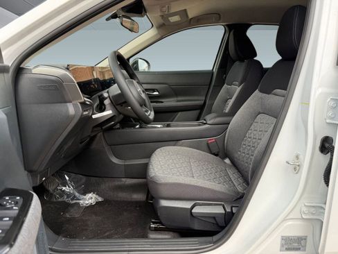 New 2026 Nissan Kicks SV image 4