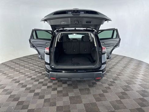 Used 2025 Nissan Rogue SV AWD/4WD image 18