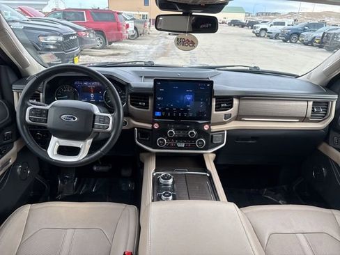 Used 2024 Ford Expedition Limited image 10