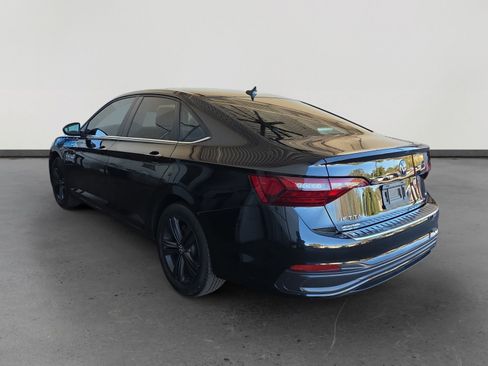 Certified 2023 Volkswagen Jetta SE image 3