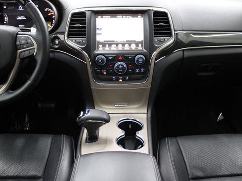 Used 2015 Jeep Grand Cherokee Overland image 24