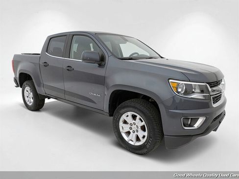 Used 2017 Chevrolet Colorado LT w/ LT Convenience Package RWD image 3