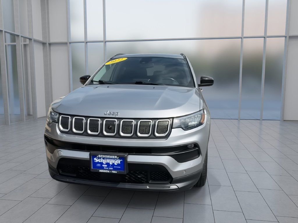 Used 2022 Jeep Compass Latitude w/ Convenience Group AWD/4WD image 3