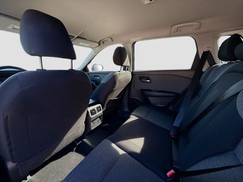 Used 2023 Nissan Rogue SV image 24