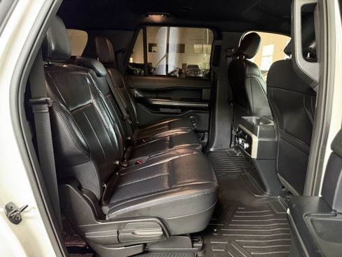 Used 2019 Ford Expedition Max XLT w/ Equipment Group 201A AWD/4WD image 18