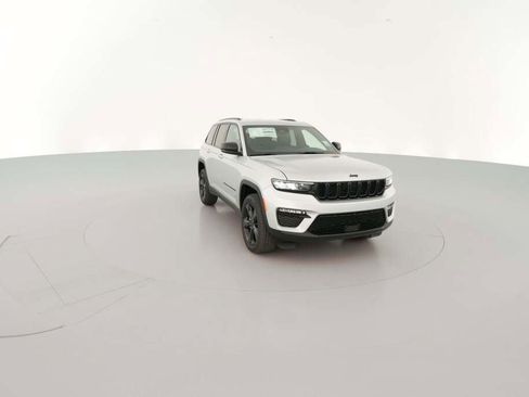 New 2025 Jeep Grand Cherokee Limited w/ Black Appearance Package image 17