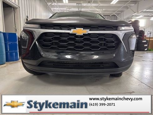 Used 2024 Chevrolet Trax LS w/ LS Convenience Package image 23