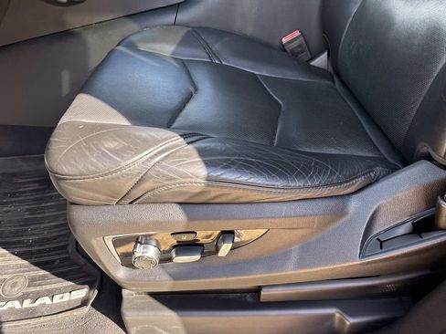 Used 2019 Cadillac Escalade Platinum image 20