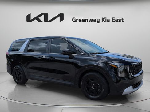 Used 2025 Kia Carnival FWD image 3