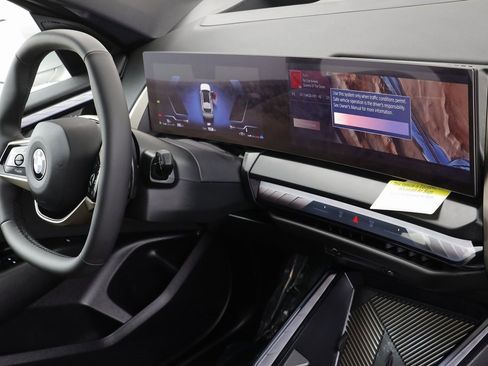 Certified 2025 BMW X3 xDrive30i w/ Premium Package image 21