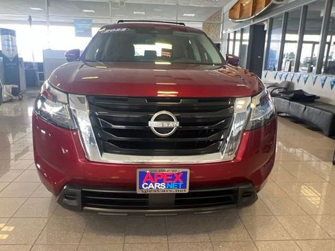 Used 2022 Nissan Pathfinder SV AWD/4WD image 15