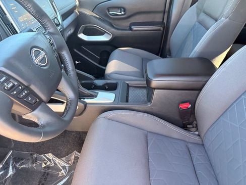 Certified 2025 Nissan Frontier SV w/ SV Convenience Package RWD image 18