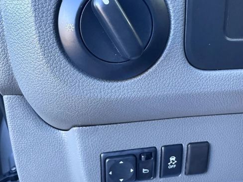 Used 2019 Nissan NV 3500 S image 20