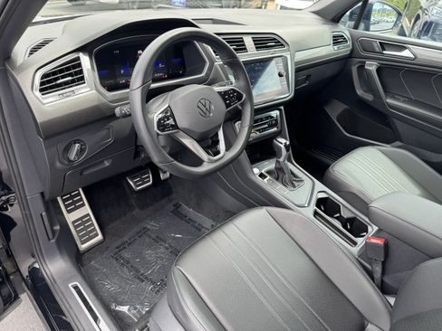 Used 2023 Volkswagen Tiguan SE R-Line FWD image 15