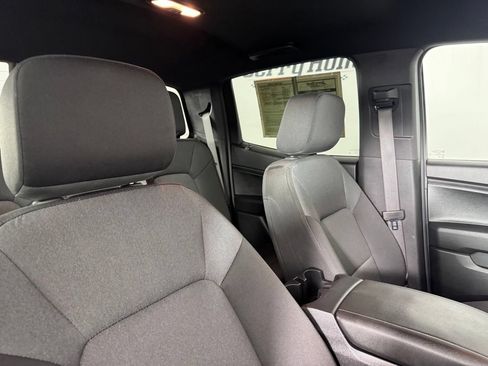 Used 2025 Chevrolet Colorado Trail Boss AWD/4WD image 34