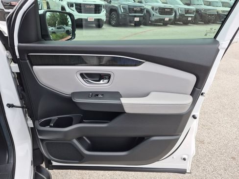 Used 2024 Honda Pilot Elite image 39