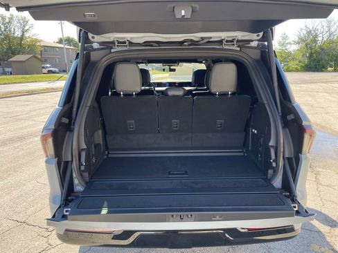 New 2025 Lincoln Navigator Reserve w/ Jet Appearance Package image 18