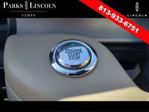 Used 2023 Lincoln Aviator Standard w/ Premium Package image 32