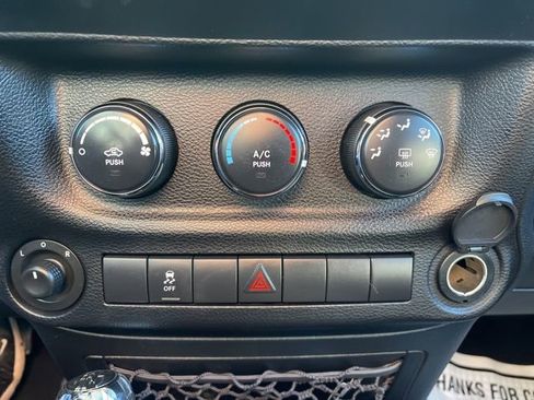 Used 2013 Jeep Wrangler Unlimited Sport image 15