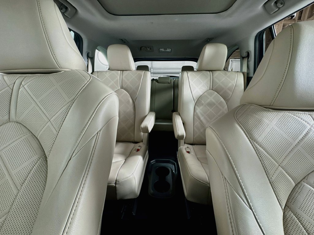 Used 2024 Toyota Highlander Platinum AWD/4WD image 20