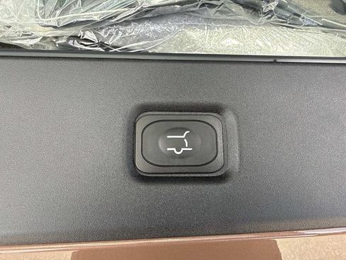New 2026 Lincoln Navigator L Black Label AWD/4WD image 12