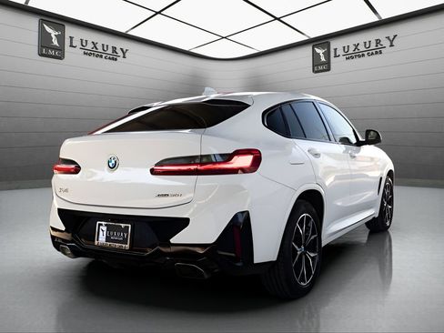 Used 2023 BMW X4 xDrive30i w/ M Sport Package AWD/4WD image 8