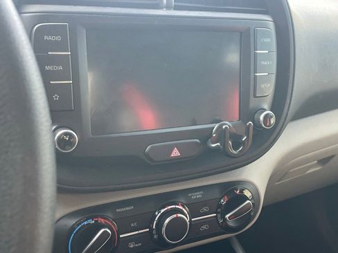 Used 2023 Kia Soul LX w/ LX Technology Package image 9