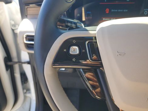 New 2026 Lincoln Corsair Reserve FWD image 24