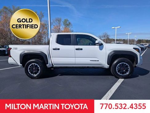 Certified 2024 Toyota Tacoma TRD Off-Road image 3