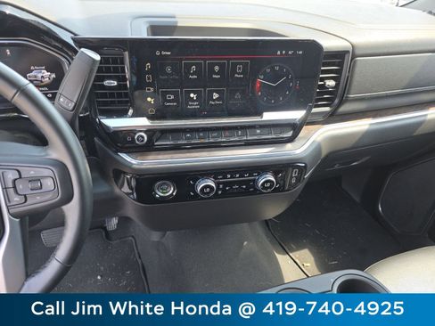 Used 2024 GMC Sierra 1500 SLT image 30