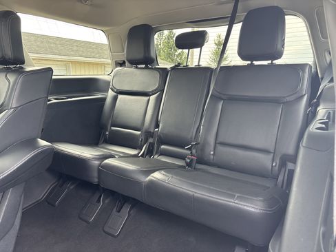 Used 2025 Ford Expedition Platinum AWD/4WD image 32